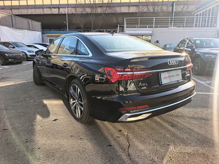 Фото 6 - Audi A6L