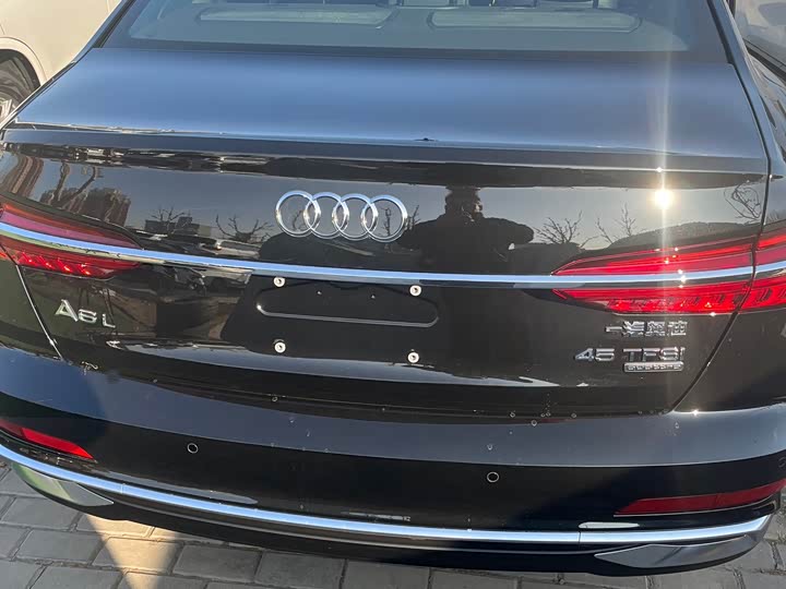 Фото 7 - Audi A6L