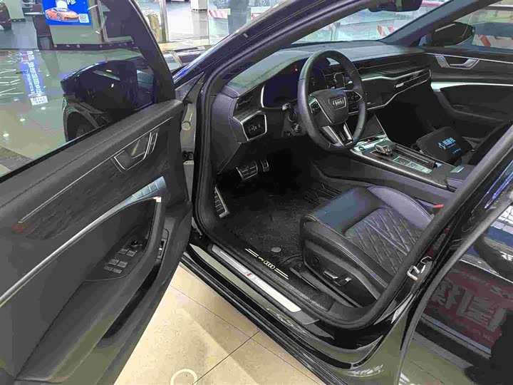 Фото 5 - Audi A6L