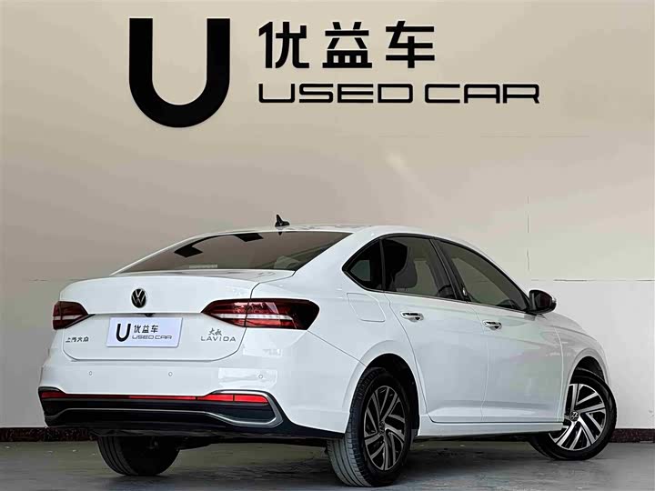 Фото 9 - Volkswagen Lavida