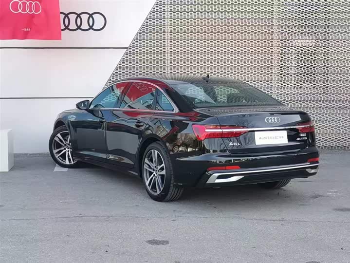 Фото 5 - Audi A6L