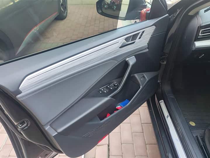 Фото 7 - Volkswagen Sagitar L