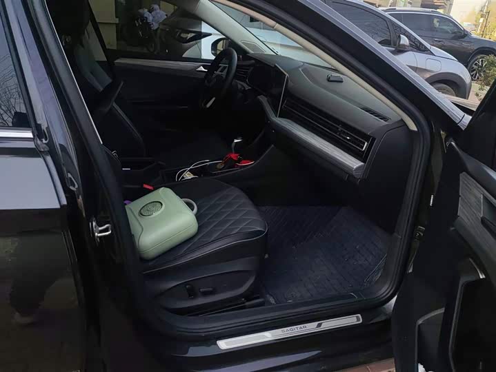 Фото 8 - Volkswagen Sagitar L