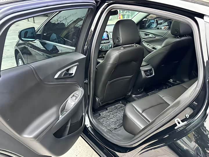 Фото 8 - Chevrolet Malibu XL