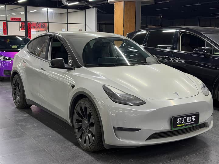 Фото 3 - Tesla Model Y