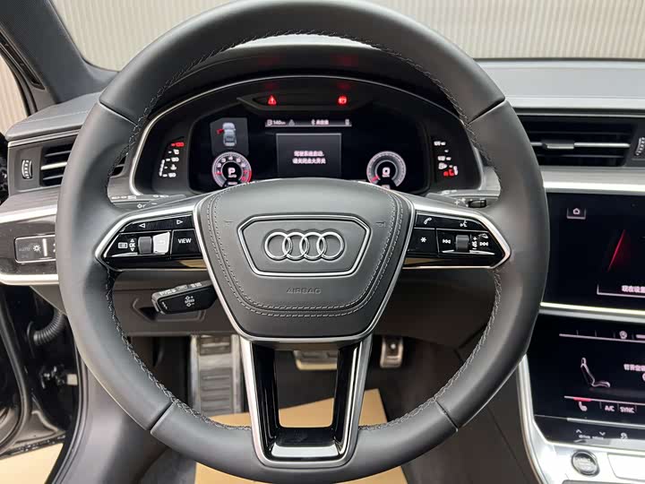Фото 8 - Audi A6L