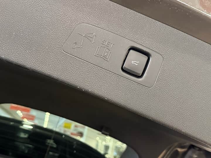 Фото 8 - Lincoln Corsair