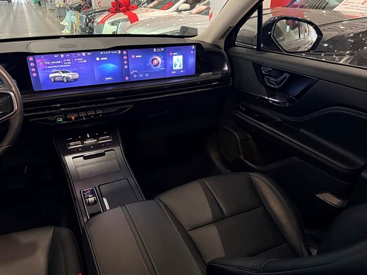 Фото 9 - Lincoln Corsair