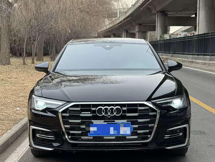 Фото 2 - Audi A6L