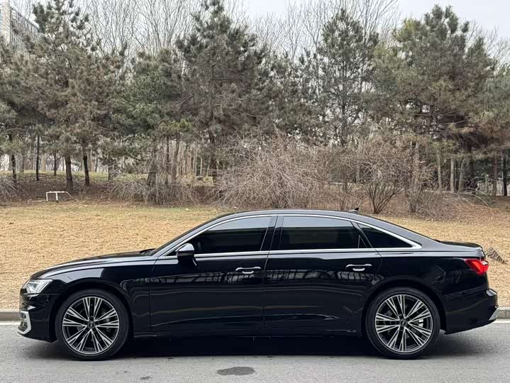 Фото 3 - Audi A6L