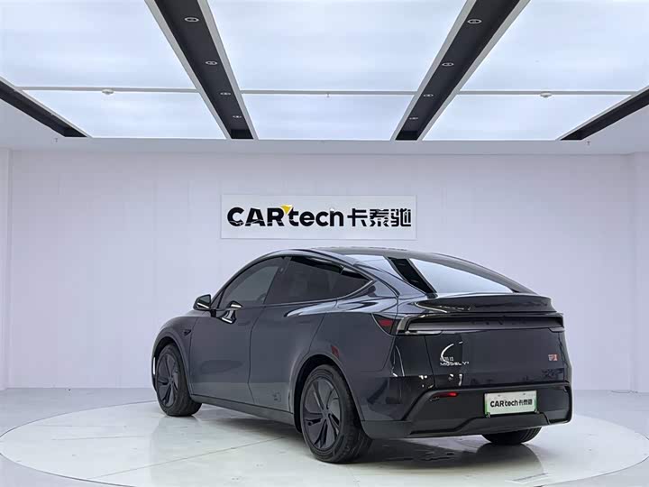 Фото 3 - Tesla Model Y