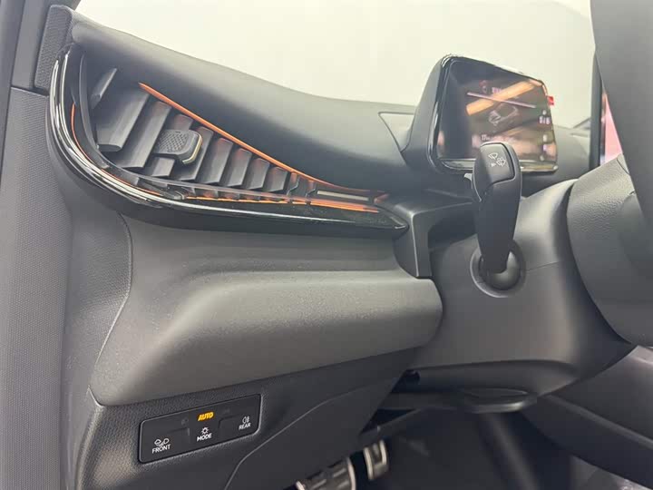 Photo 7 - Volkswagen ID.Unyx