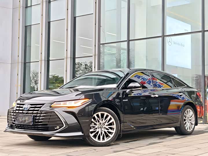 Photo 1 - Toyota Avalon