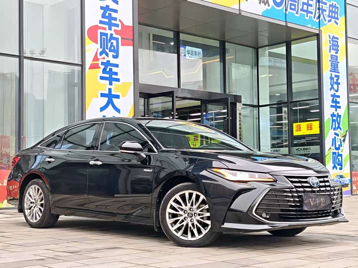 Photo 3 - Toyota Avalon