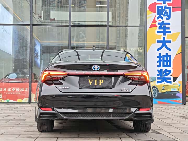 Photo 5 - Toyota Avalon