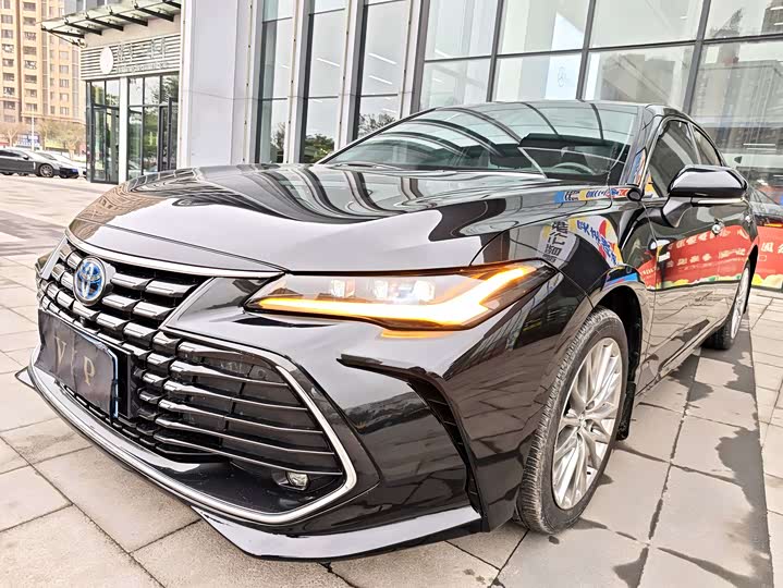 Photo 7 - Toyota Avalon