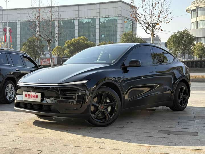 Фото 1 - Tesla Model Y