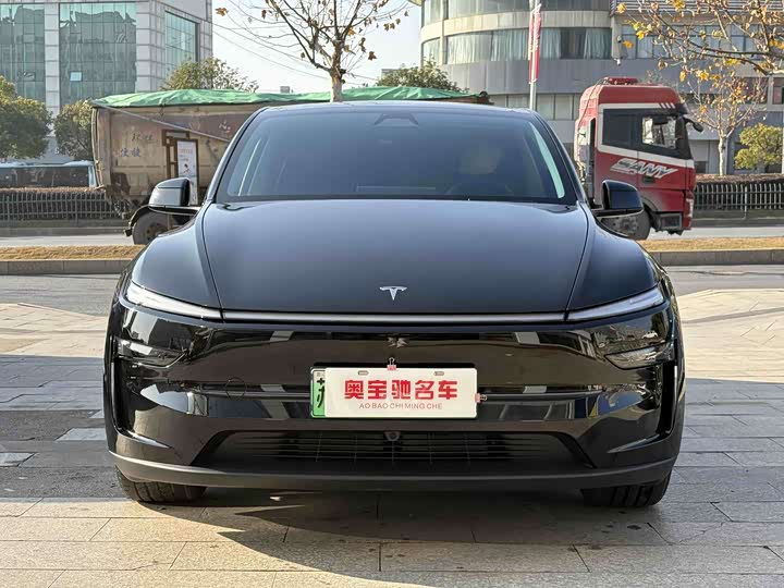 Фото 2 - Tesla Model Y