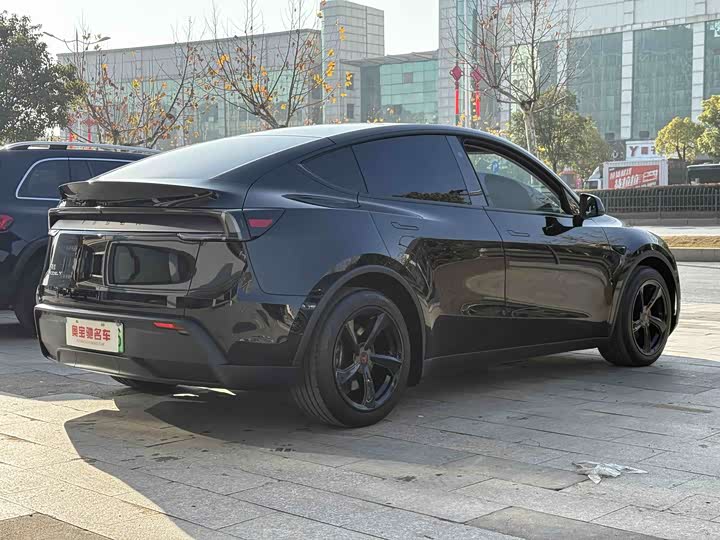 Фото 4 - Tesla Model Y