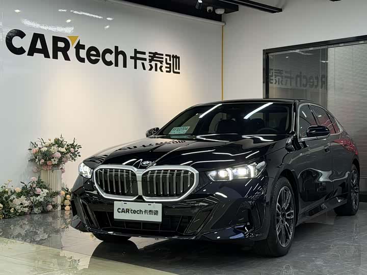 Фото 1 - BMW 5 Series