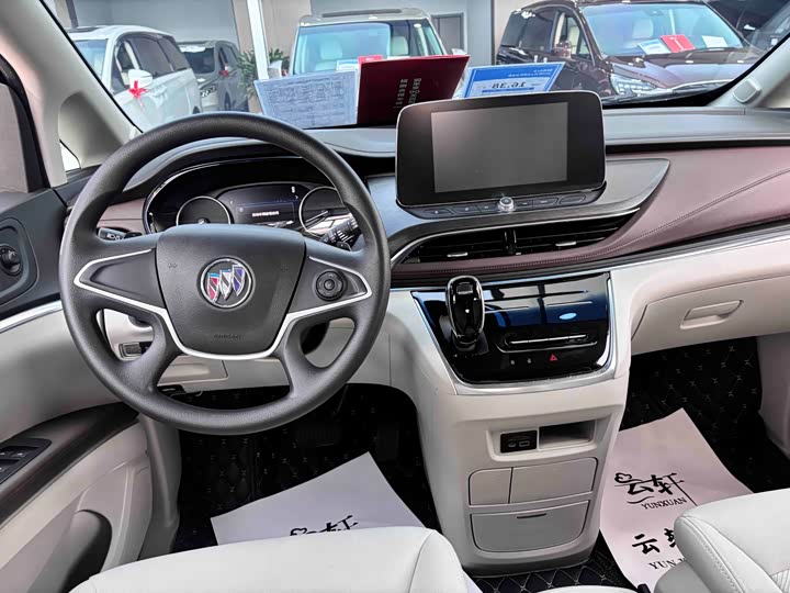 Фото 9 - Buick GL8 ES