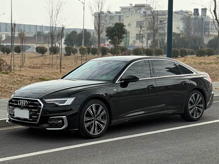 Фото 1 - Audi A6L