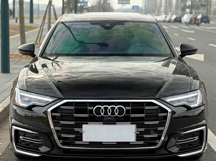 Фото 3 - Audi A6L