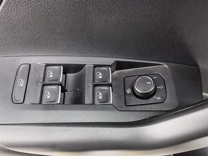 Фото 9 - Volkswagen Tacqua