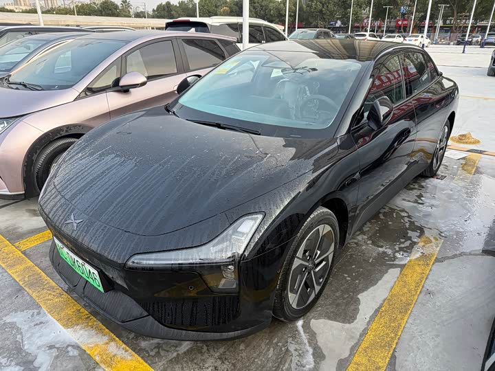 Фото 1 - XPeng Mona M03