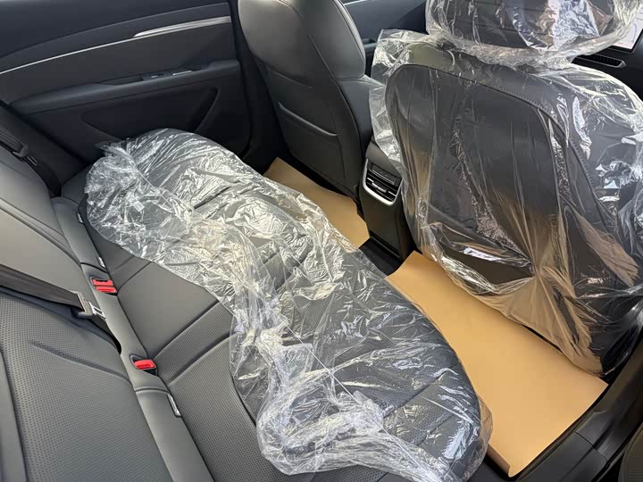 Фото 5 - XPeng Mona M03