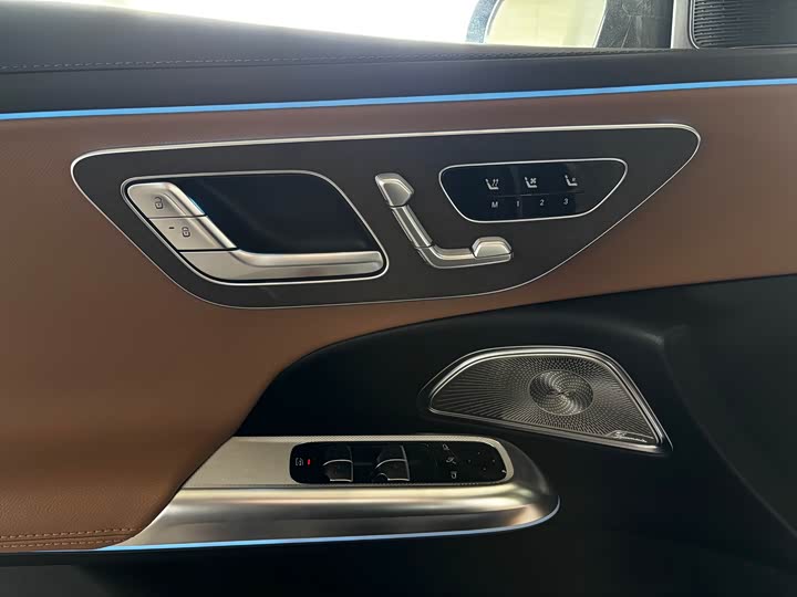 Фото 8 - Mercedes-Benz E-Class