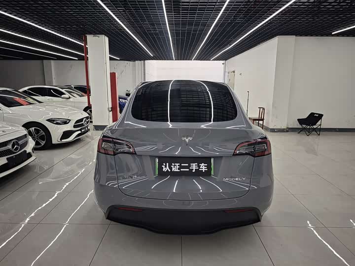 Фото 3 - Tesla Model Y