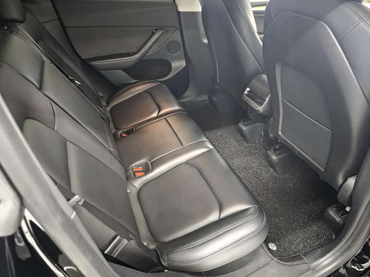 Фото 6 - Tesla Model Y