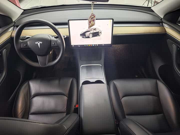 Фото 7 - Tesla Model Y