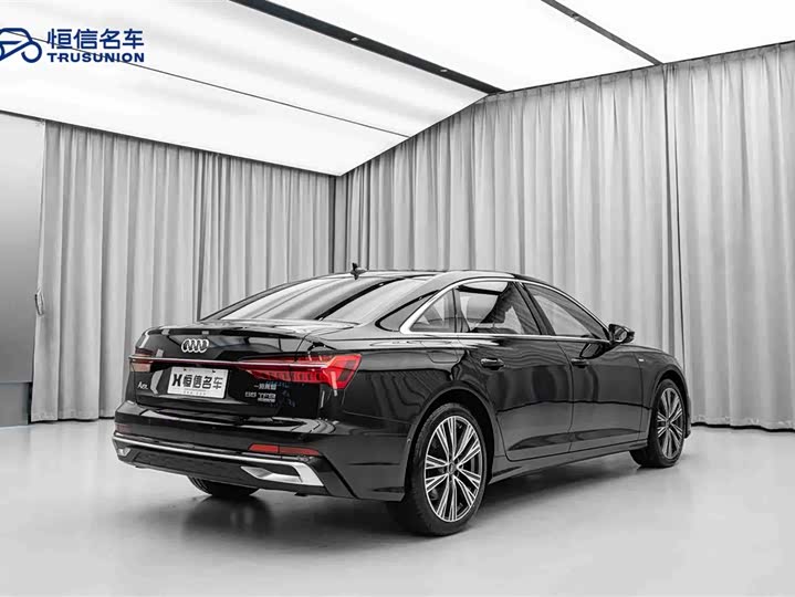 Фото 5 - Audi A6L