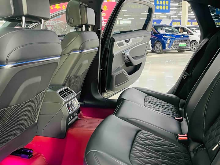 Фото 8 - Audi A6L