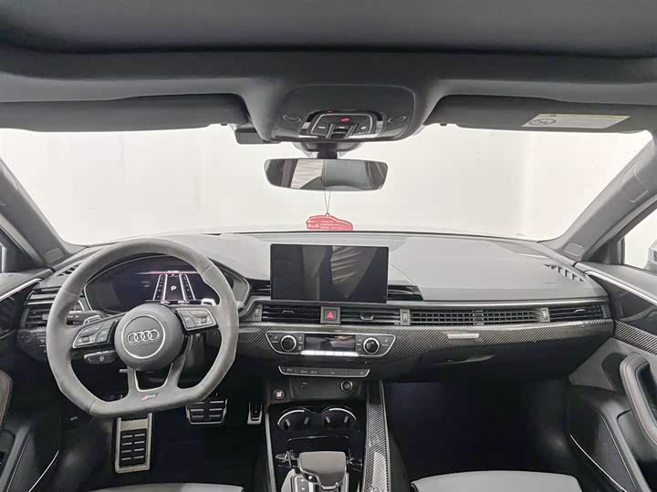 Фото 9 - Audi RS 4