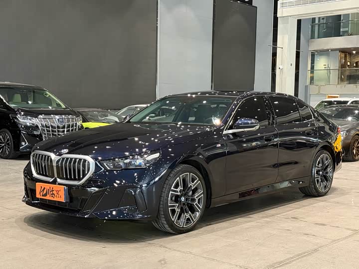 Фото 1 - BMW 5 Series