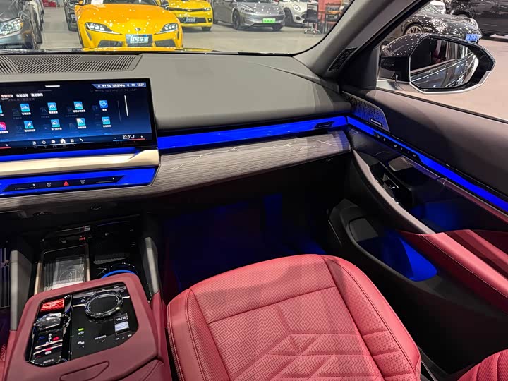 Фото 9 - BMW 5 Series