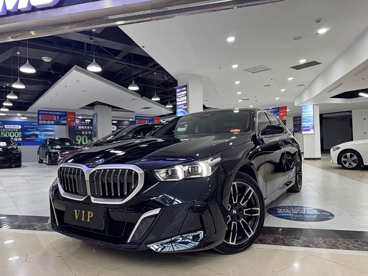 Фото 1 - BMW 5 Series