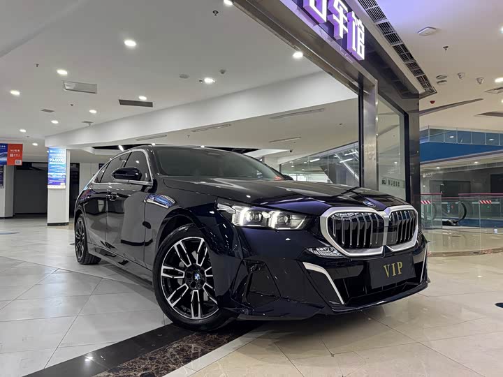 Фото 3 - BMW 5 Series