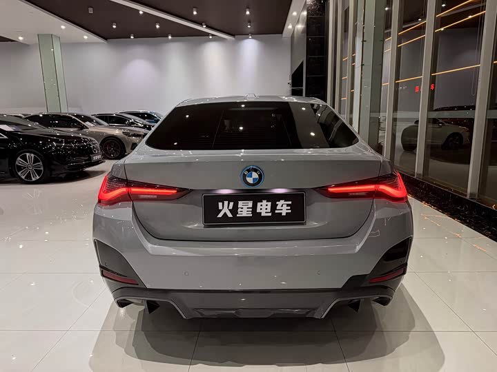 Фото 9 - BMW i4