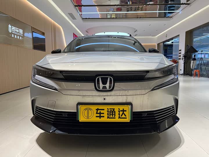 Фото 1 - Honda e:NP2