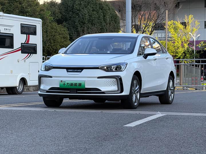 Фото 1 - Beijing EU5