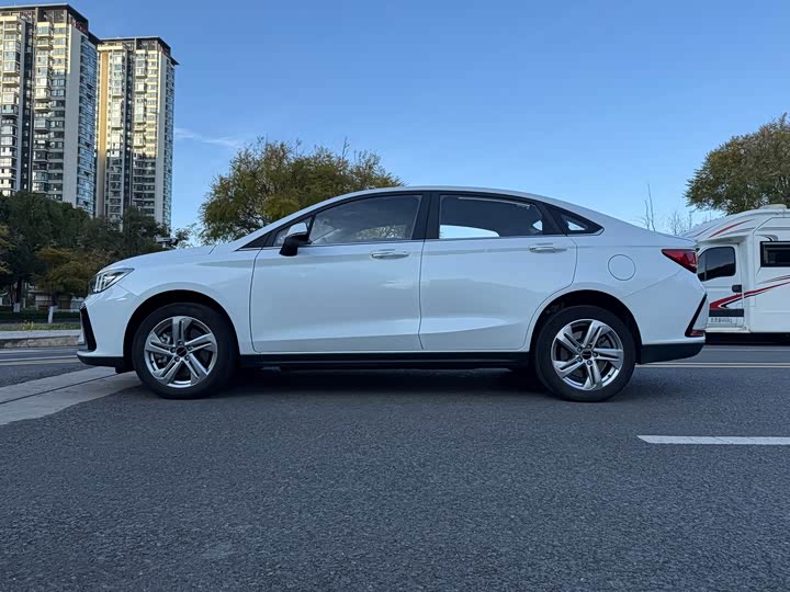 Фото 5 - Beijing EU5