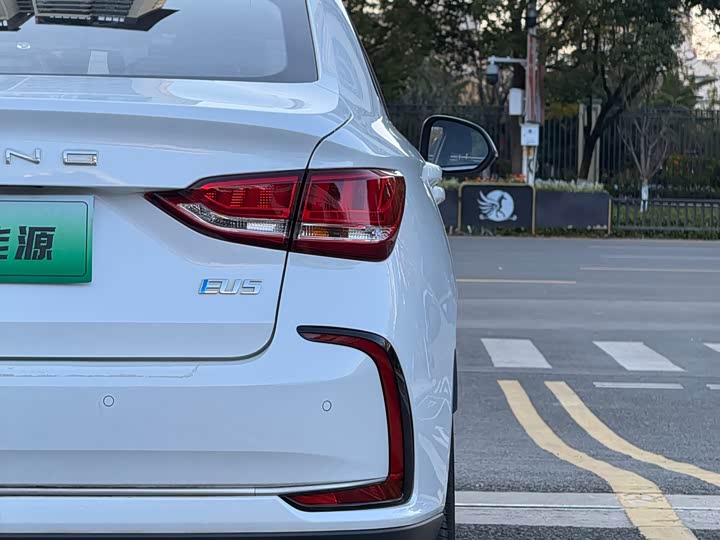 Фото 8 - Beijing EU5