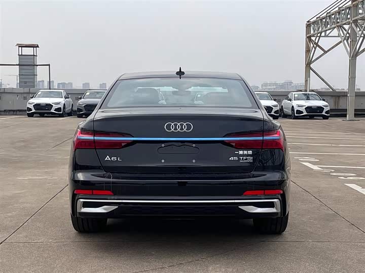 Фото 3 - Audi A6L