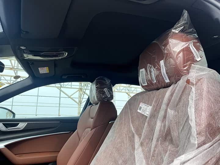 Фото 6 - Audi A6L