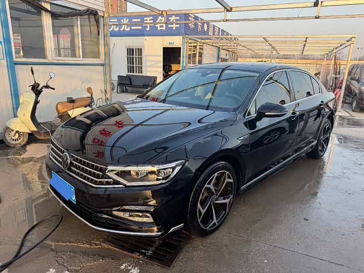 Фото 1 - Volkswagen Magotan