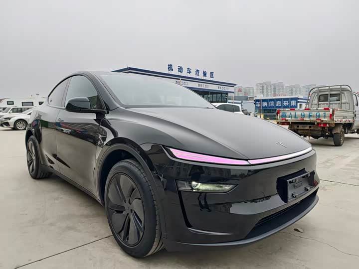 Фото 3 - Tesla Model Y